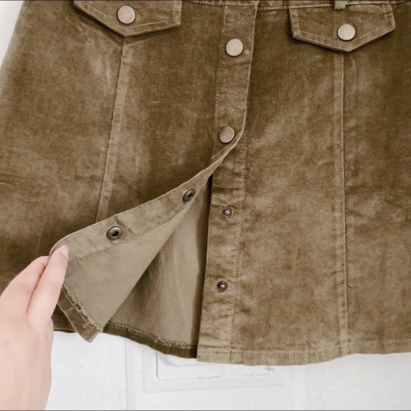 Vintage inspired corduroy mini skirt - Picture 4 of 8